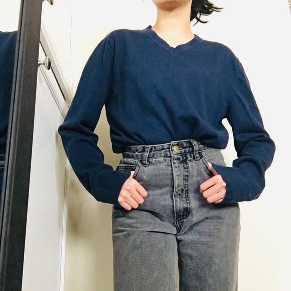 GAP V-Neck Sweater - Picture 1 of 7